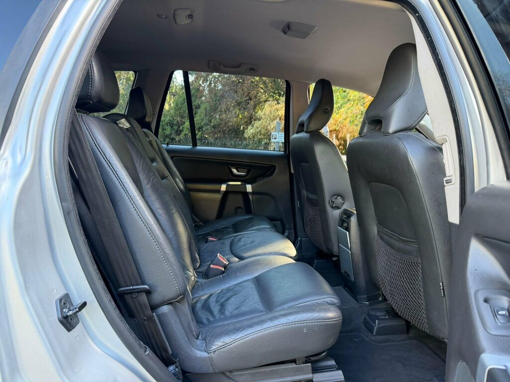 Volvo XC90 2.4L Se Lux Silver #21