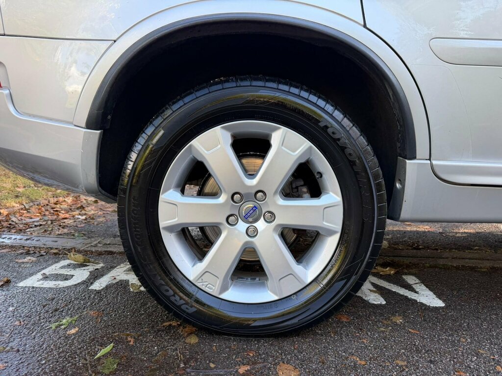 Volvo XC90 2.4L Se Lux Silver #33