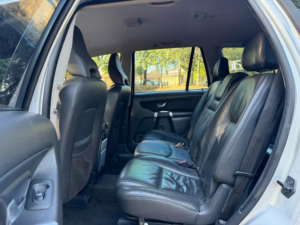 Volvo XC90 2.4L Se Lux Silver #18