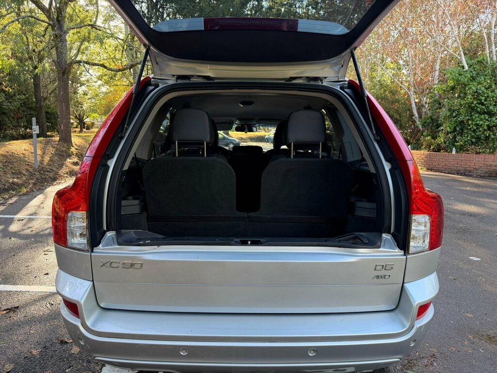 Volvo XC90 2.4L Se Lux Silver #31