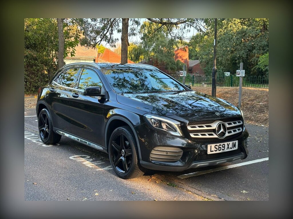Mercedes-Benz GLA Class 1.6 Gla180 Amg Line Edition 7G-dct Euro 6 Ss Black