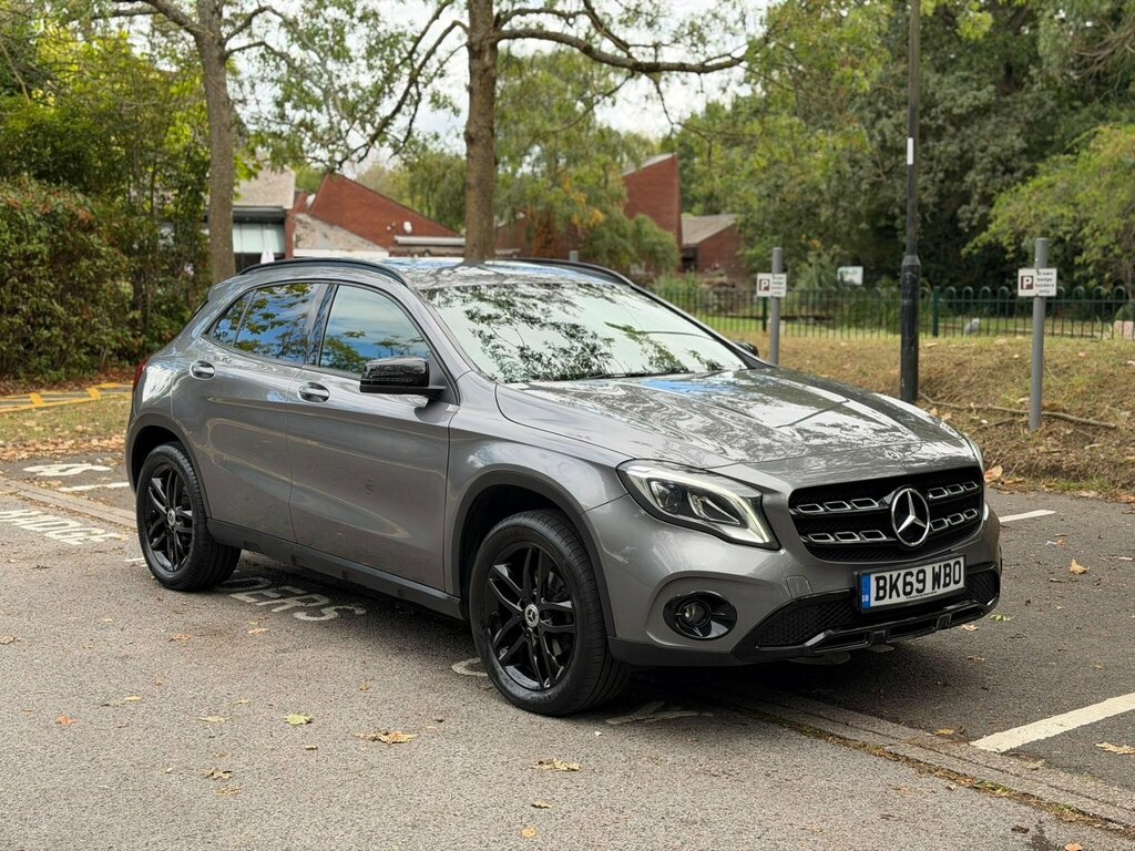 Mercedes-Benz GLA Class 1.6 Gla180 Urban Edition 7G-dct Euro 6 Ss Grey