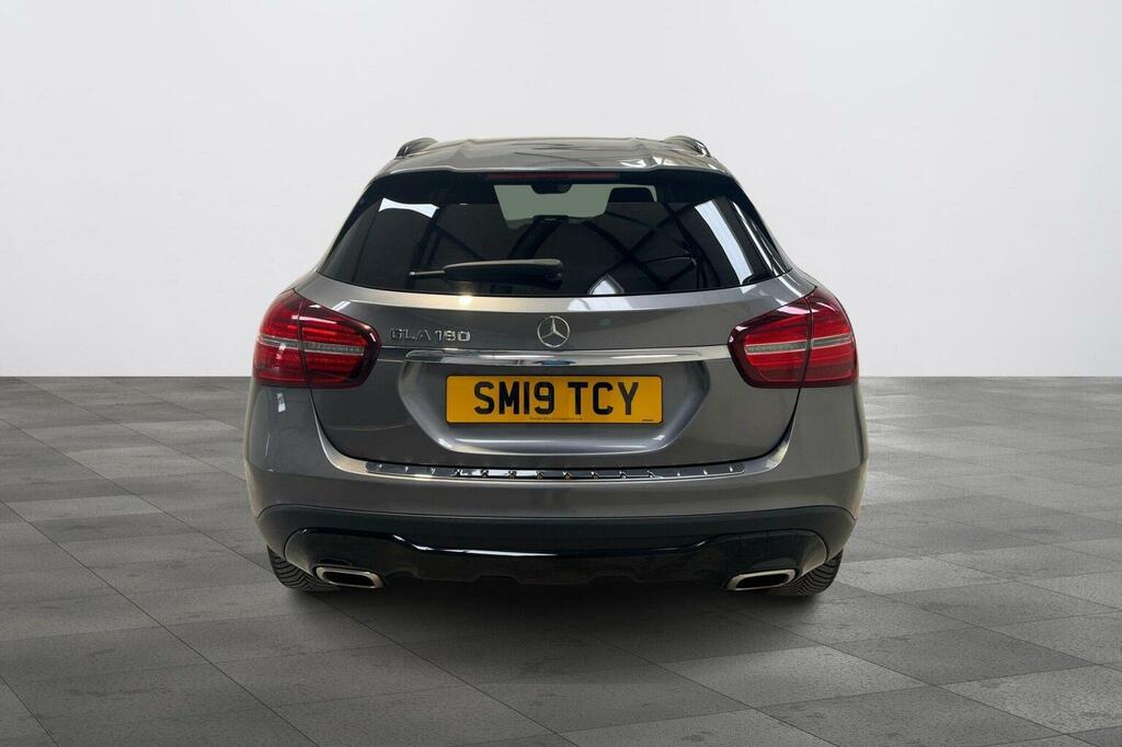 Mercedes-Benz GLA Class 1.6 Gla180 Urban Edition 7G-dct Euro 6 Ss Grey #4