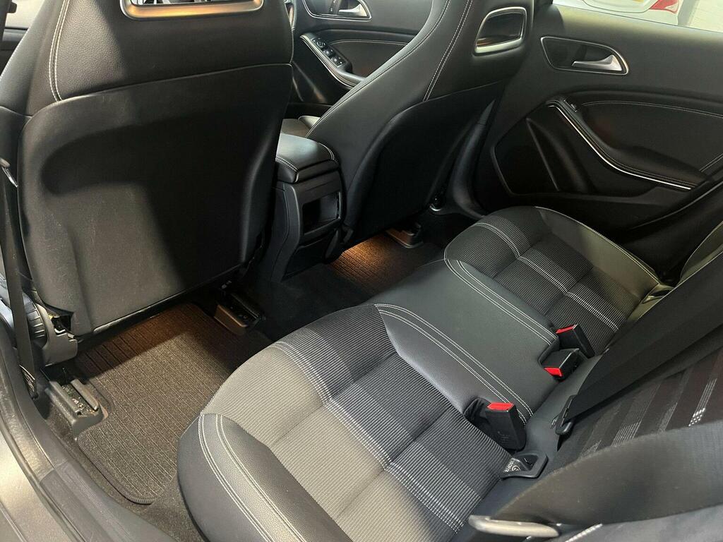 Mercedes-Benz GLA Class Gla 180 Urban Edition Black #11