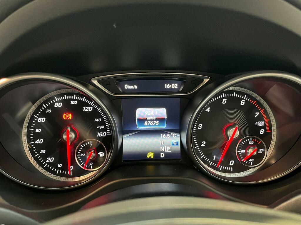 Mercedes-Benz GLA Class Gla 180 Urban Edition Black #14