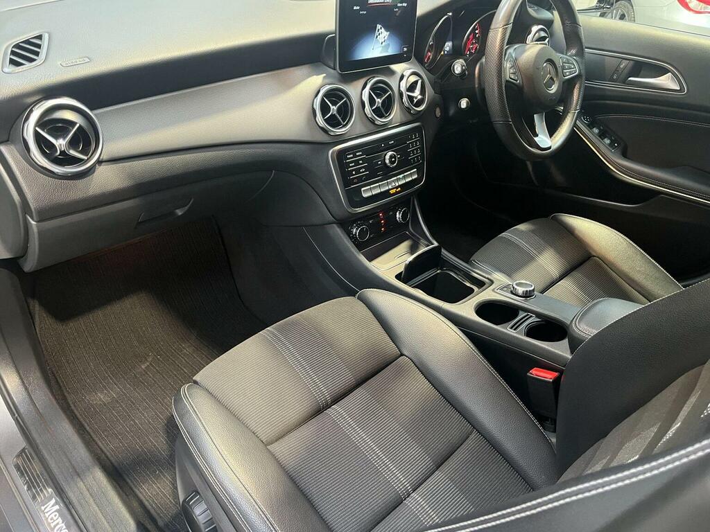 Mercedes-Benz GLA Class Gla 180 Urban Edition Black #10