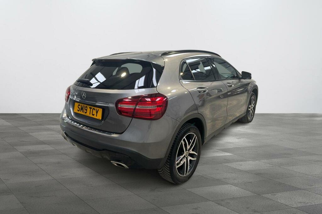 Mercedes-Benz GLA Class 1.6 Gla180 Urban Edition 7G-dct Euro 6 Ss Grey #3