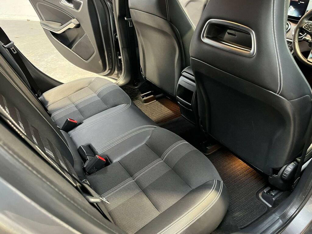 Mercedes-Benz GLA Class Gla 180 Urban Edition Black #12