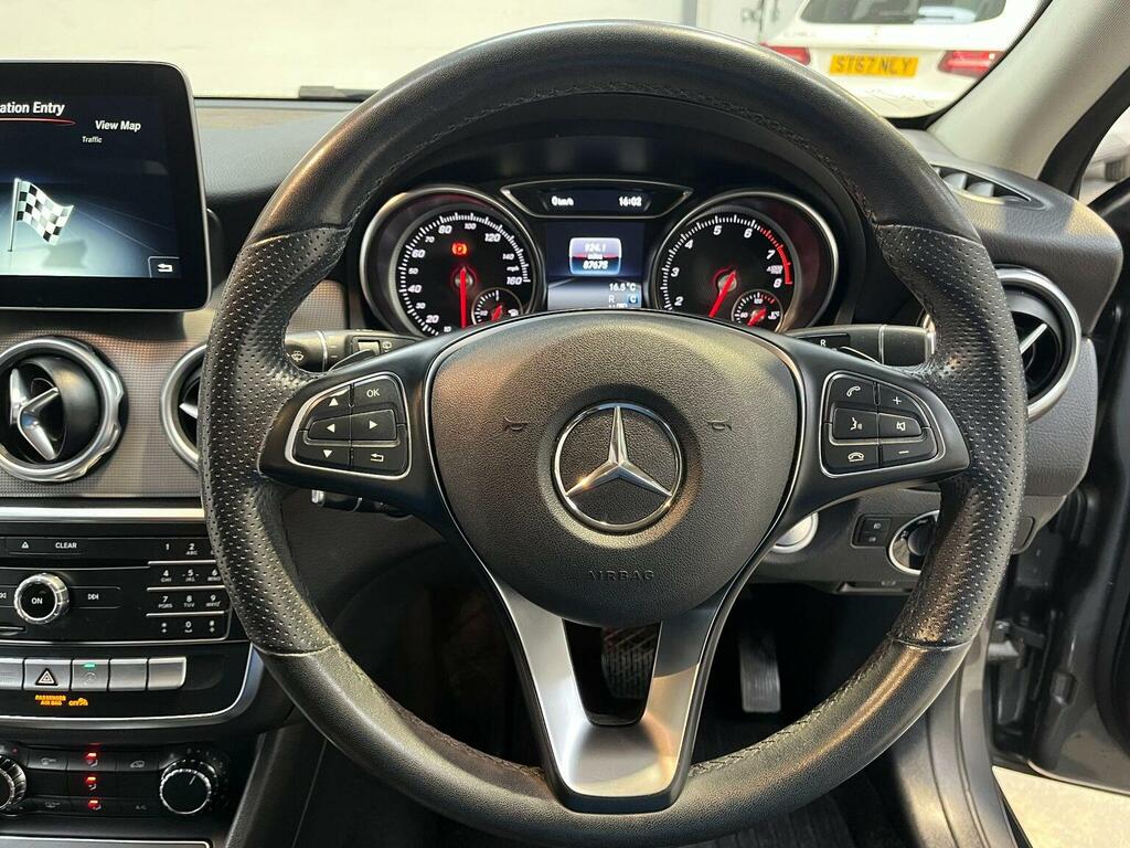 Mercedes-Benz GLA Class Gla 180 Urban Edition Black #15