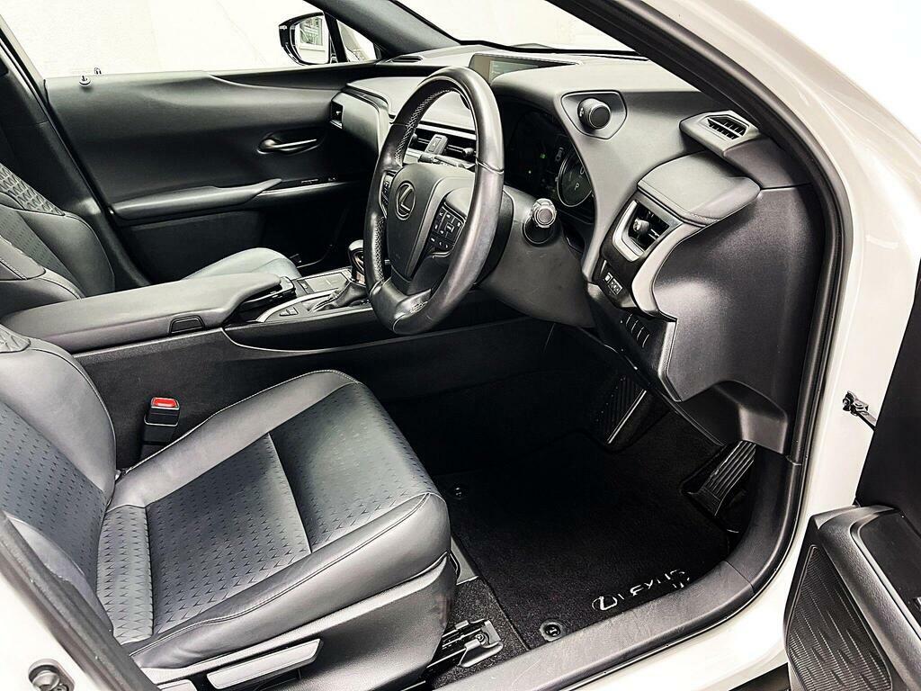 Lexus UX 2.0 250H Premium Sport Edition Suv White #5