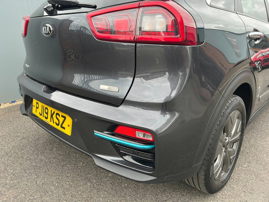 Kia e-Niro 64Kwh First Edition Suv 201 Bhp Grey #18