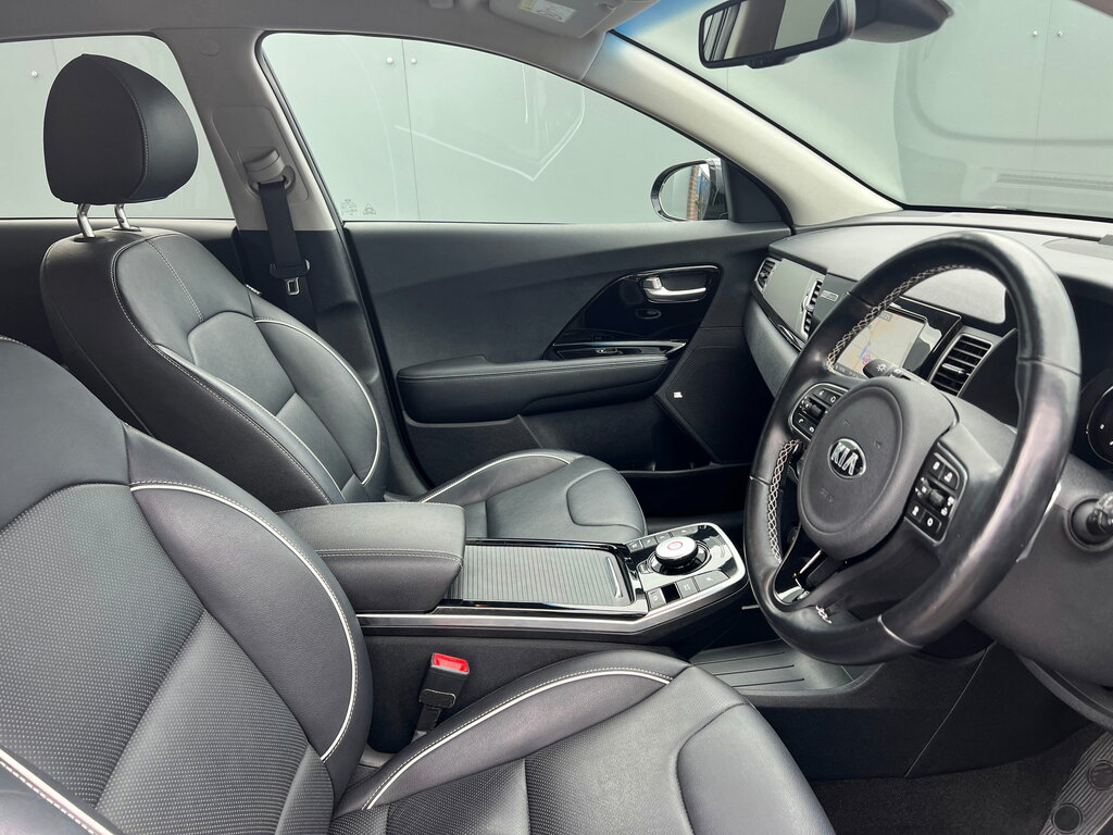 Kia e-Niro 64Kwh First Edition Suv 201 Bhp Grey #24