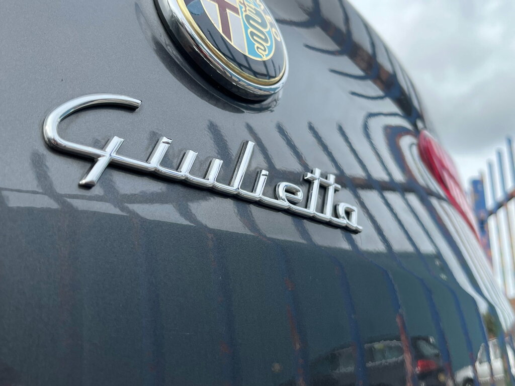 Alfa Romeo Giulietta Hatchback Red #12