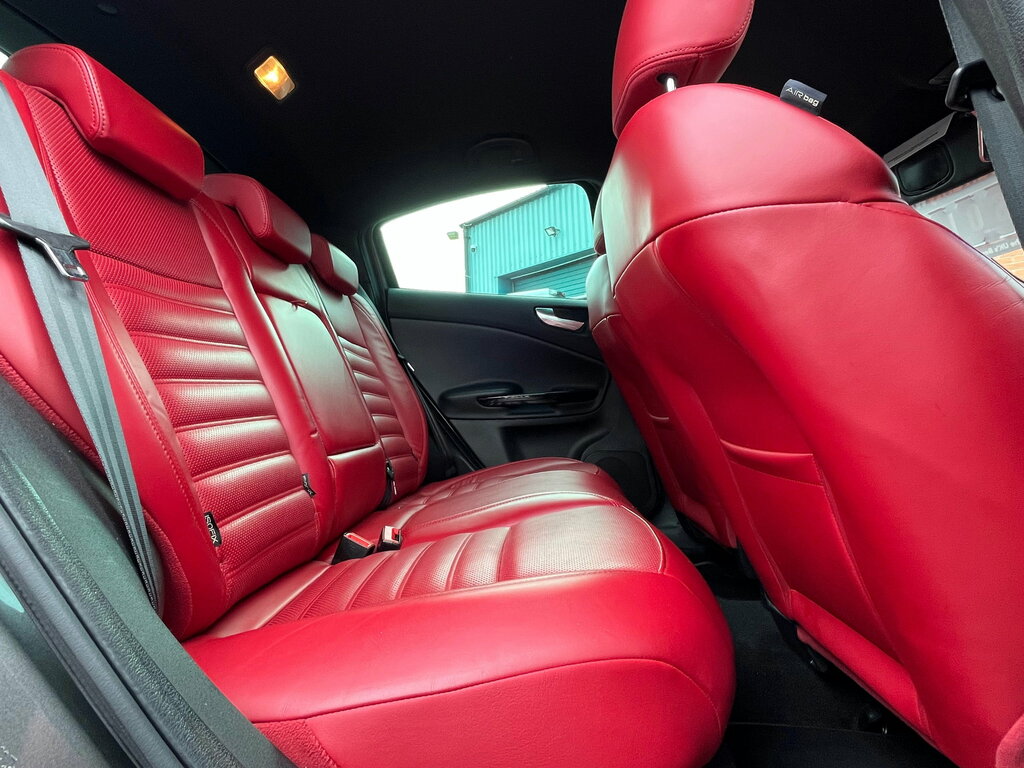 Alfa Romeo Giulietta Hatchback Red #10