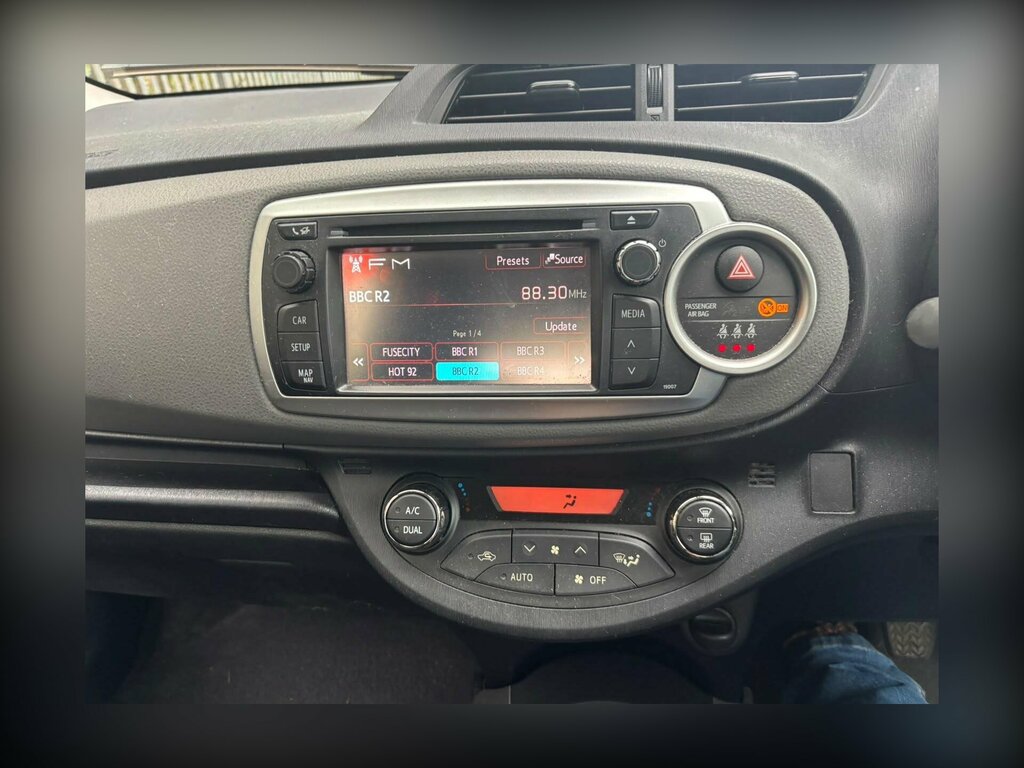 Toyota Yaris Red #8