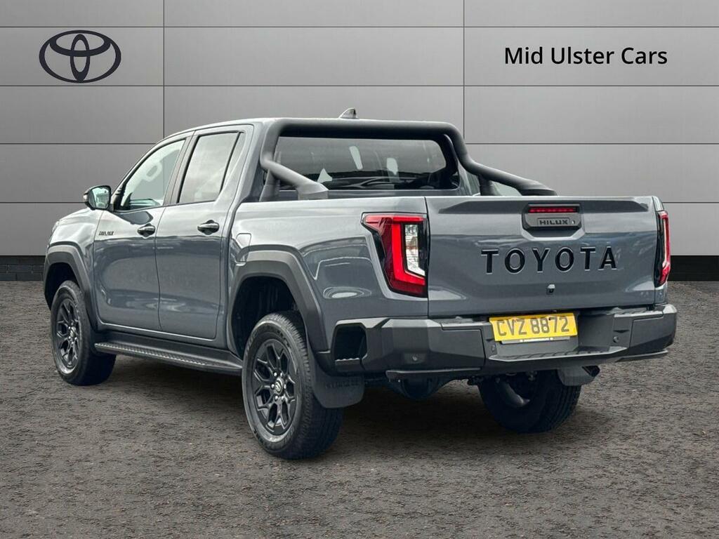 Toyota HILUX Invincible X Dcab Pick Up 2.8 D 48V #3