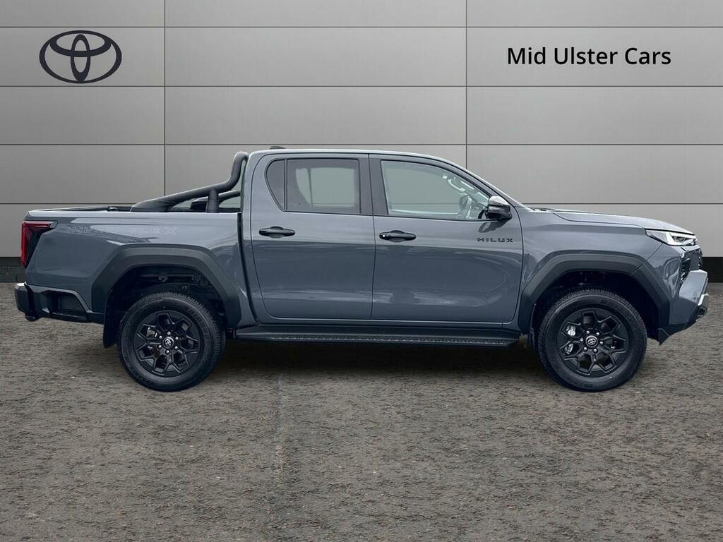 Toyota HILUX Invincible X Dcab Pick Up 2.8 D 48V #4