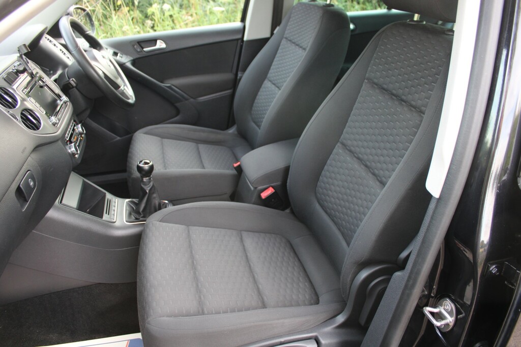 Volkswagen Tiguan 2.0 Tdi Bluemotion Tech Match Black #4