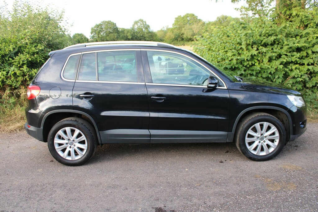 Volkswagen Tiguan Silver #15