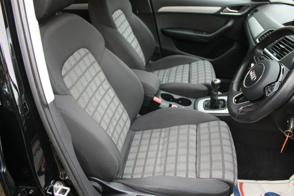 Audi Q3 2.0 Tdi Se Black #6