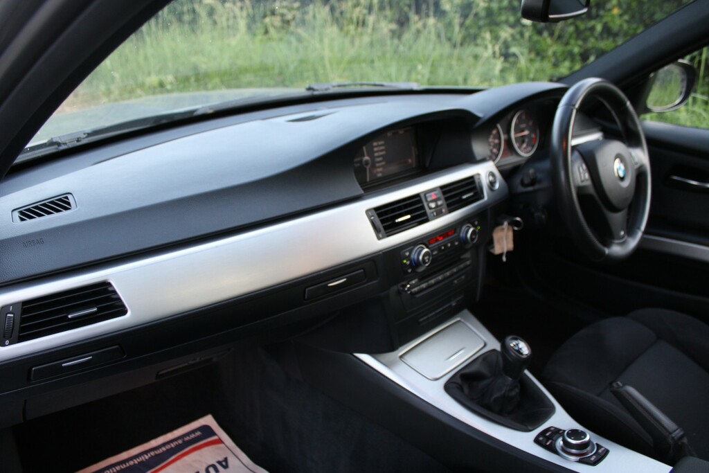 BMW 3 Series 2012 12 2.0 Red #8
