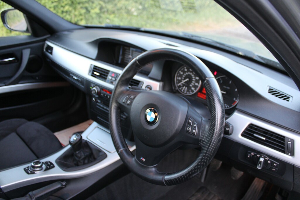 BMW 3 Series 2012 12 2.0 Red #17