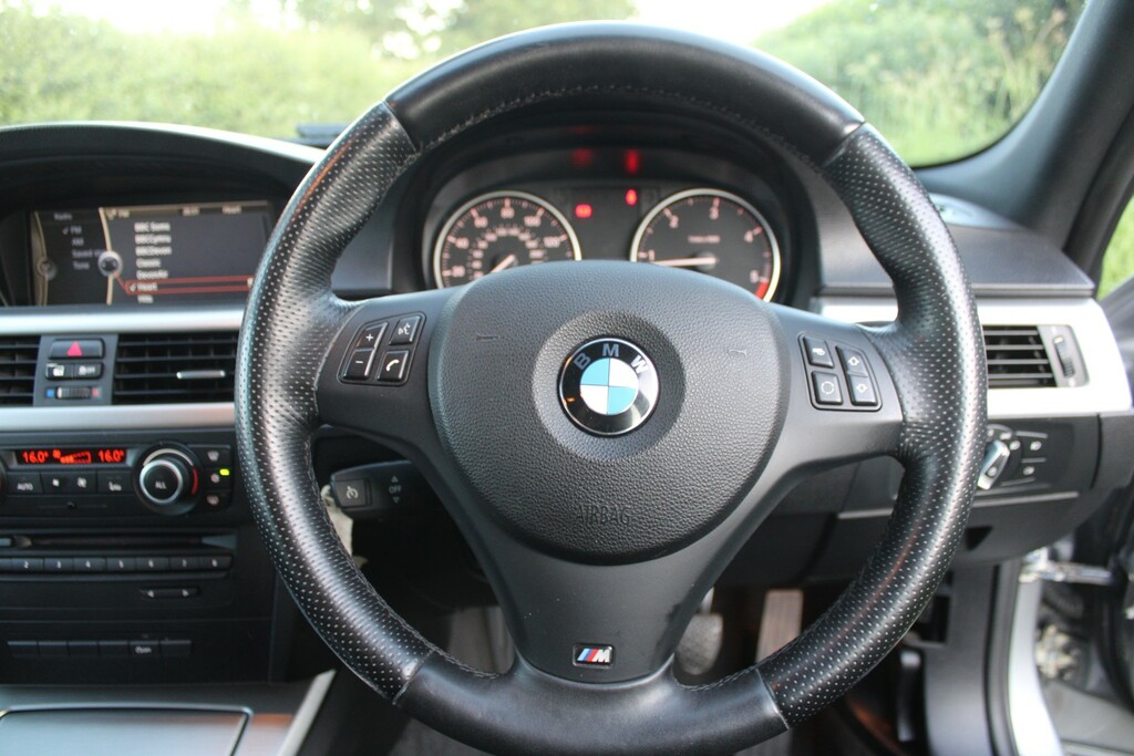 BMW 3 Series 2012 12 2.0 Red #9