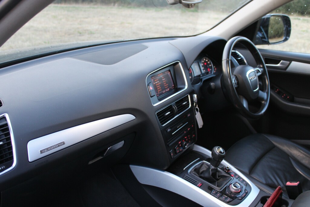 Audi Q5 2.0 Tdi Se Black #4