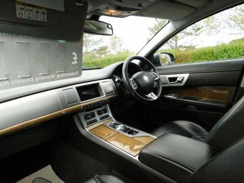 Jaguar XF Black #8