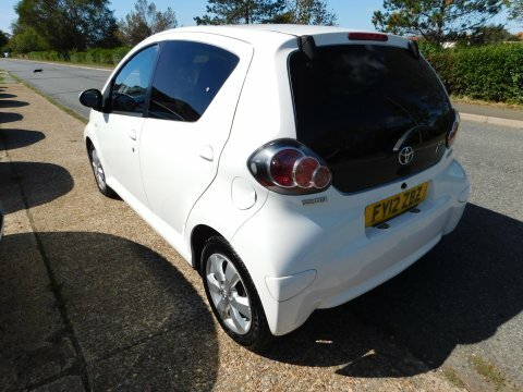 Toyota Aygo Vvt-i Fire Ac White #6