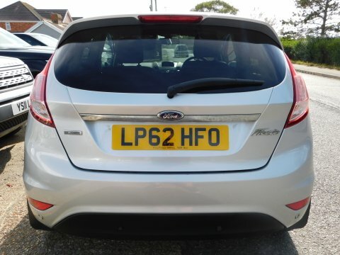 Ford Fiesta 1.0 Titanium 79 Bhp Red #4