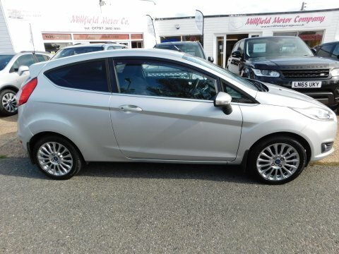 Ford Fiesta 1.0 Titanium 79 Bhp Red #2