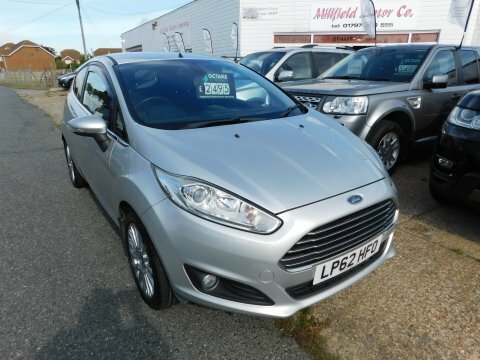 Ford Fiesta 1.0 Titanium 79 Bhp Red #1