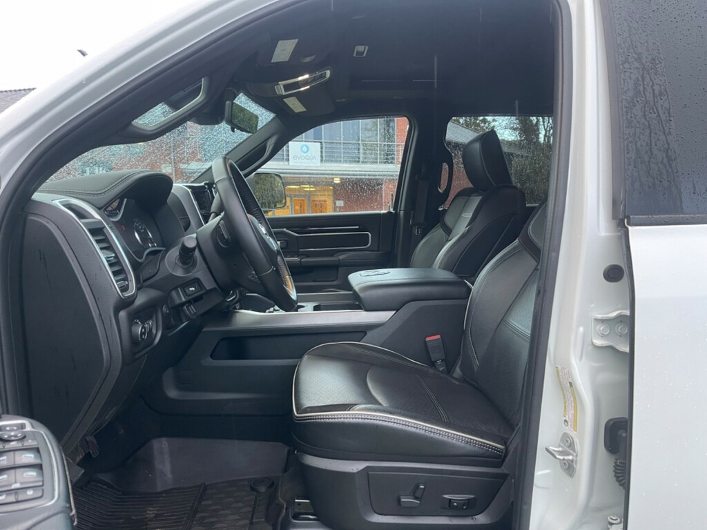 Dodge RAM 2500 Laramie 6.7 Cummins Turn White #6