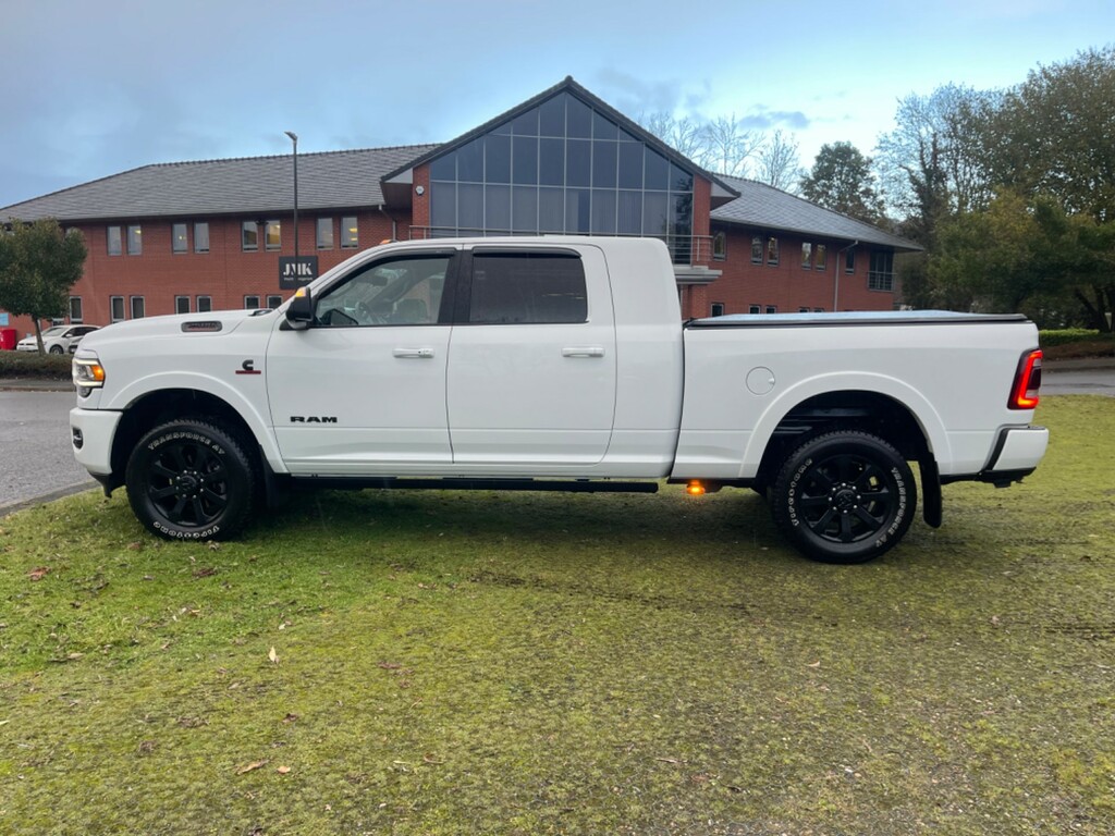 Dodge RAM 2500 Laramie 6.7 Cummins Turn White #5