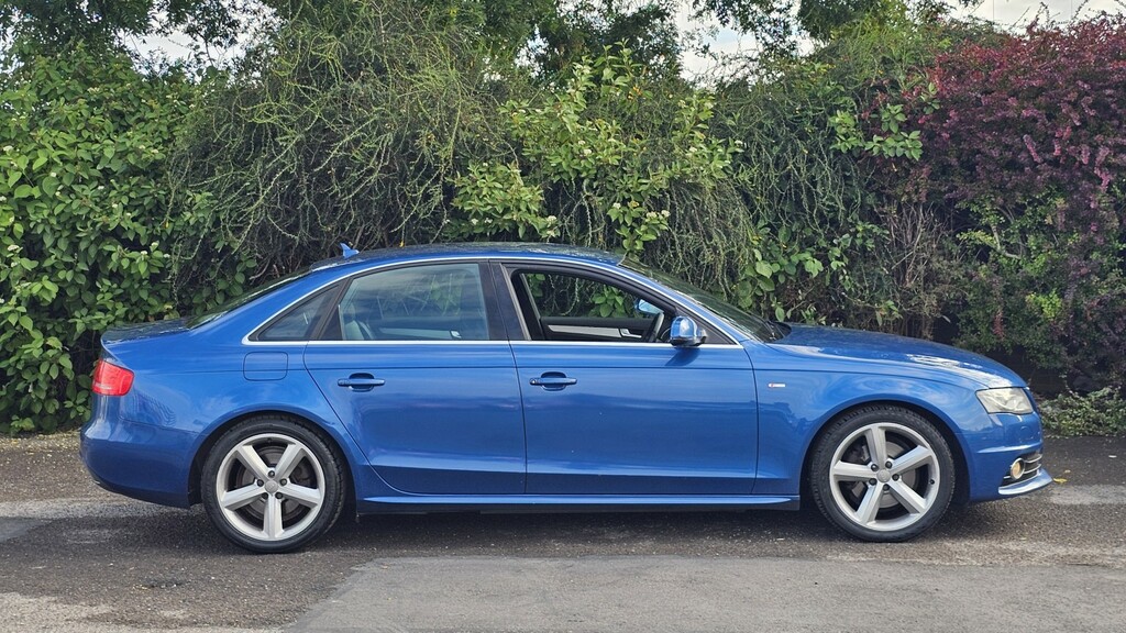Audi A4 2.0 Tdi Se 141 Bhp Red #1