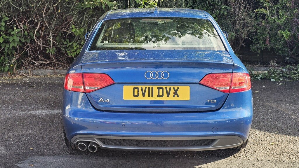 Audi A4 2.0 Tdi Se 141 Bhp Red #6