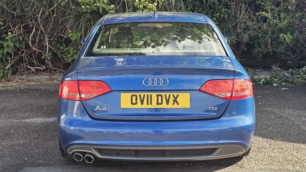 Audi A4 2.0 Tdi Se 141 Bhp Red #3