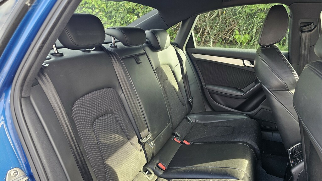 Audi A4 2.0 Tdi Se 141 Bhp Red #7