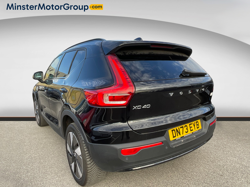 Volvo XC40 Core Recharge Ev DN73EYB Black #4