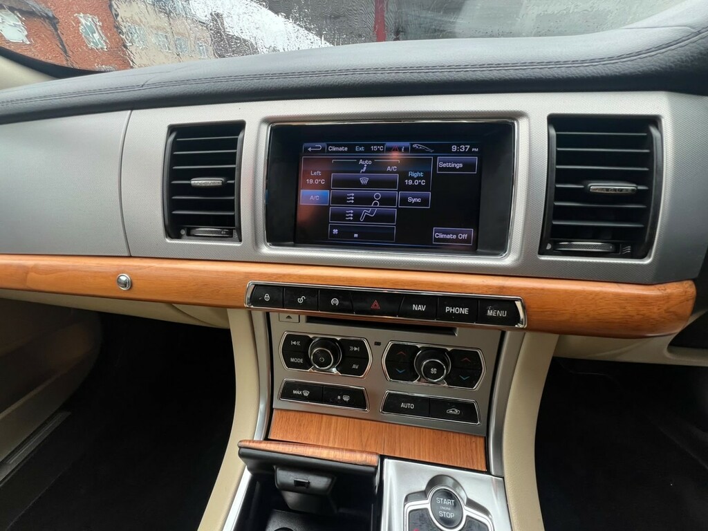 Jaguar XF 2.2D Premium Luxury Grey #40
