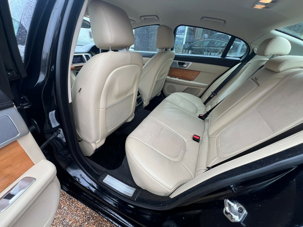 Jaguar XF 2.2D Premium Luxury Grey #42