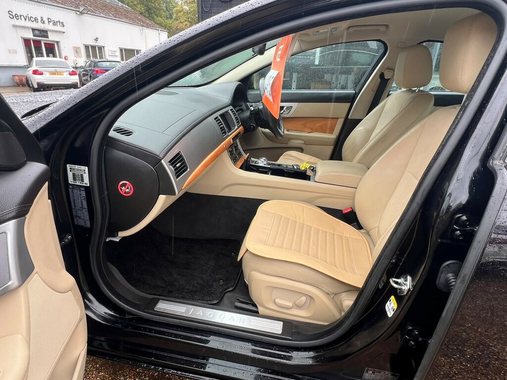 Jaguar XF 2.2D Premium Luxury Grey #32