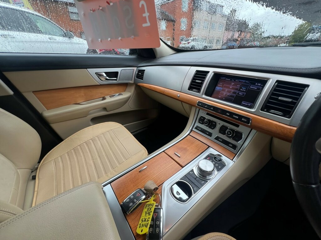 Jaguar XF 2.2D Premium Luxury Grey #26