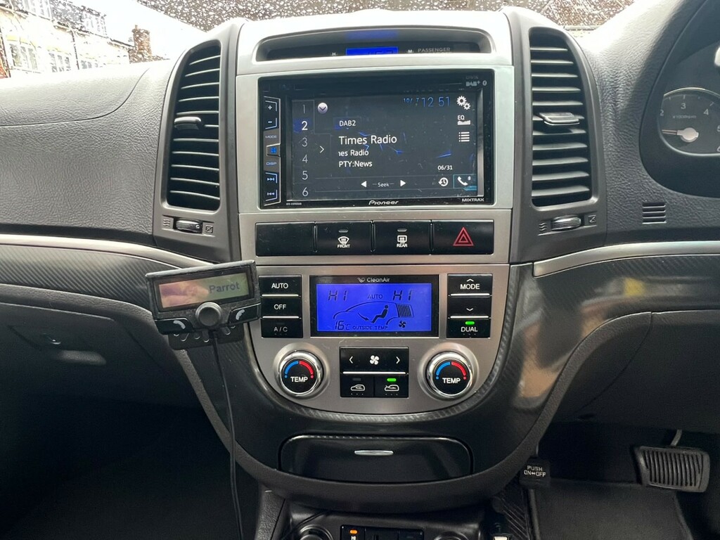Hyundai Santa Fe Style 2010 Black #34