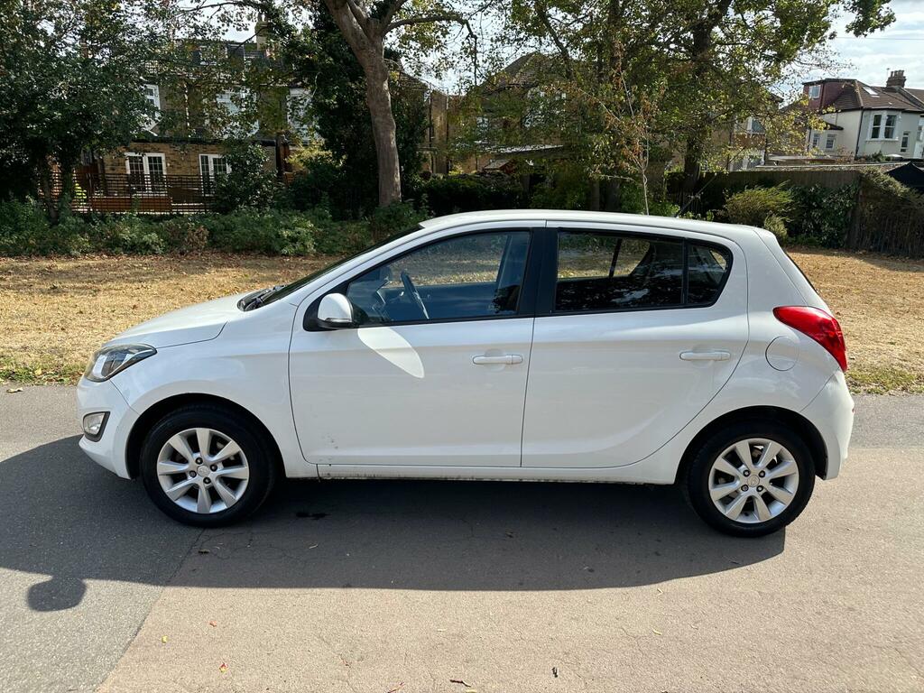 Hyundai I20 Active White #4