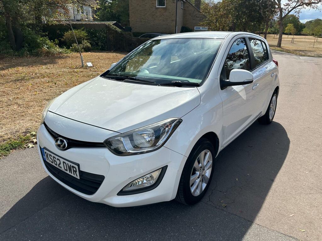 Hyundai I20 Active White #3