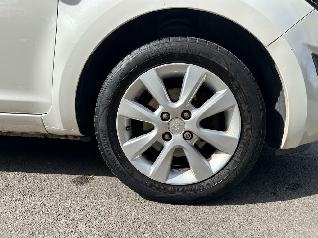Hyundai I20 Active Black #27