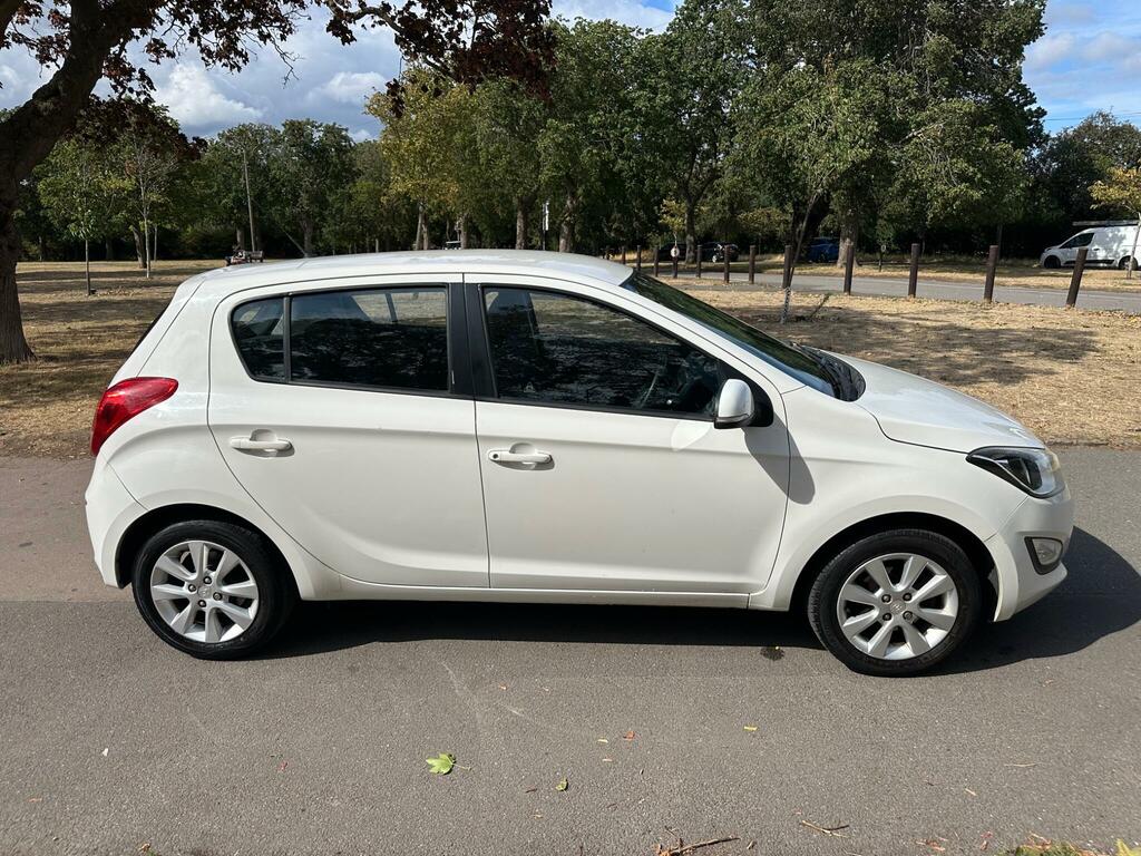 Hyundai I20 Active Black #9