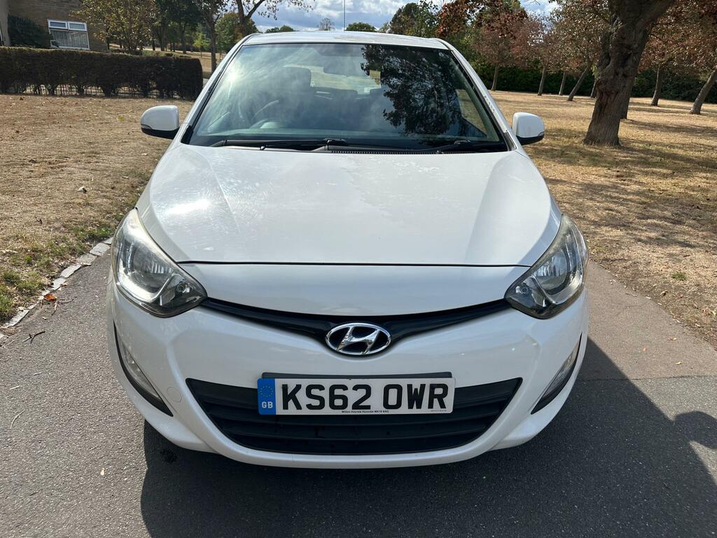 Hyundai I20 Active White #2